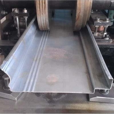 4.2T ইস্পাত স্টাড রোল বিরচন মেশিন 30 মি / মিনিট গুদাম দরজা
